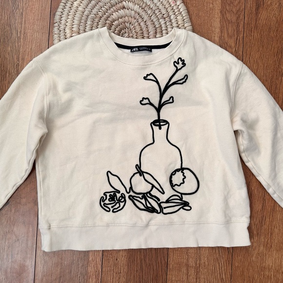 Zara Cream Colored Sweatshirt with Black Embroidered Line Abstract Art - Picture 2 of 8